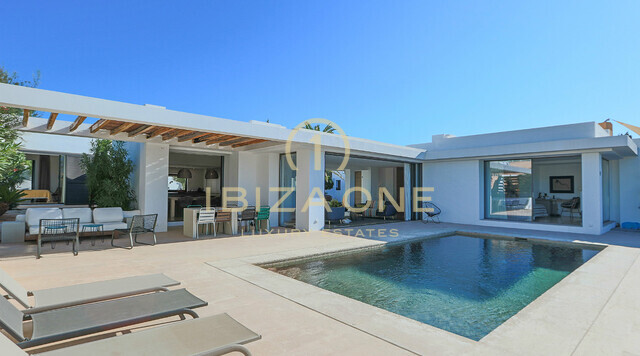 Villa de lujo recientemente renovada con hermosas vistas al mar y al atardecer en venta, Ibiza - Villa de lujo recientemente renovada con hermosas vistas al mar y al atardecer en alquiler, Ibiza