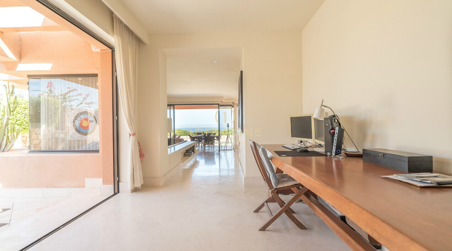 Villa in erster Meereslinie mit ganzjährigem Sonnenuntergang zu verkaufen, Ibiza - Villa in erster Meereslinie mit ganzjährigem Sonnenuntergang zu vermieten, Ibiza