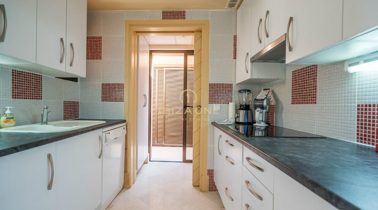 Villa in erster Meereslinie mit ganzjährigem Sonnenuntergang zu verkaufen, Ibiza - Villa in erster Meereslinie mit ganzjährigem Sonnenuntergang zu vermieten, Ibiza