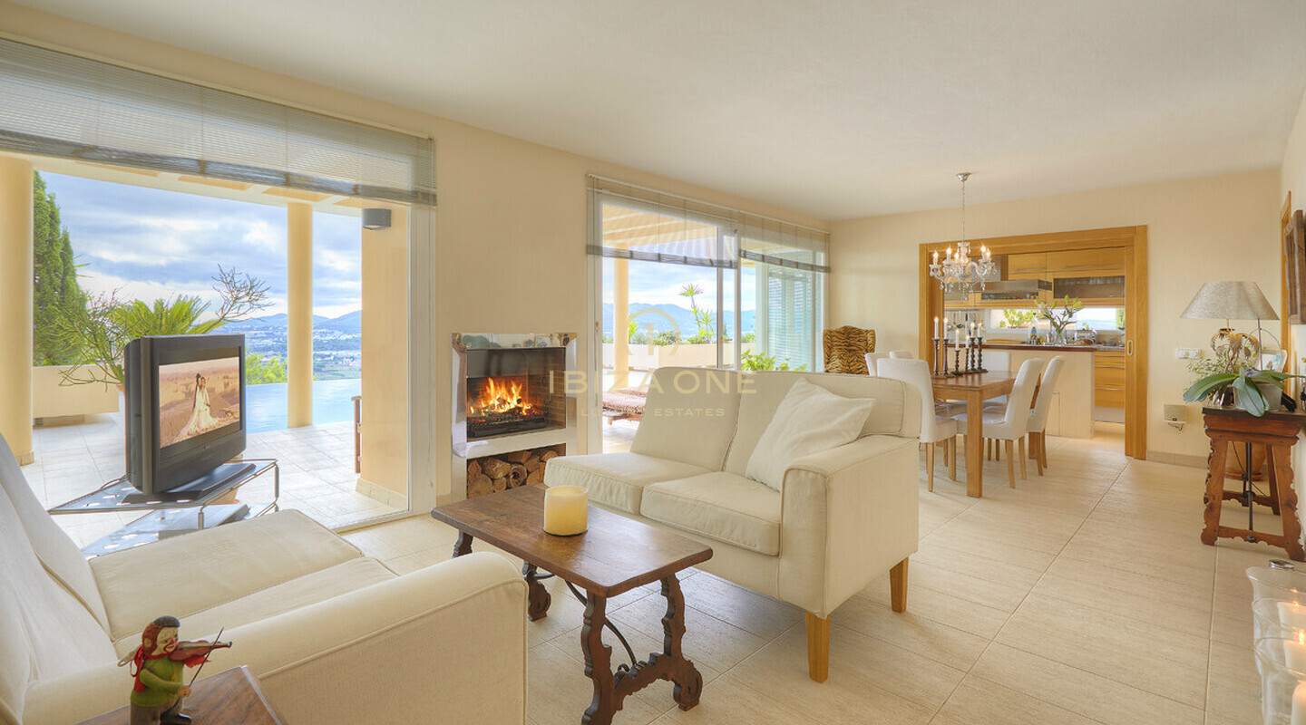 Can Rimbau: Luxuriöse Villa auf Ibiza mit Blick auf Ibiza-Stadt und das Meer zu verkaufen, in der Nähe des Hafens und Jesus, Ibiza - Can Rimbau: Luxuriöse Villa auf Ibiza mit Blick auf Ibiza-Stadt und das Meer zu vermieten, in der Nähe des Hafens und Jesus, Ibiza