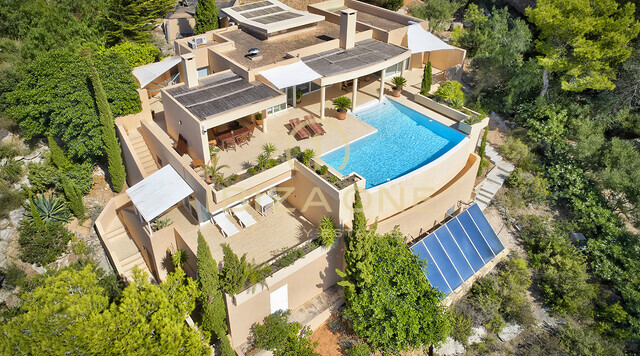 Can Rimbau: Luxe villa op Ibiza met uitzicht op Ibiza-stad en de zee te koop vlakbij de haven en Jesus, Ibiza - Can Rimbau: Luxe villa op Ibiza met uitzicht op Ibiza-stad en de zee te huur vlakbij de haven en Jesus, Ibiza