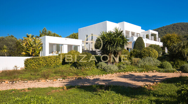Villa de luxe avec vue sur la mer à louer à Cala Jondal, Ibiza