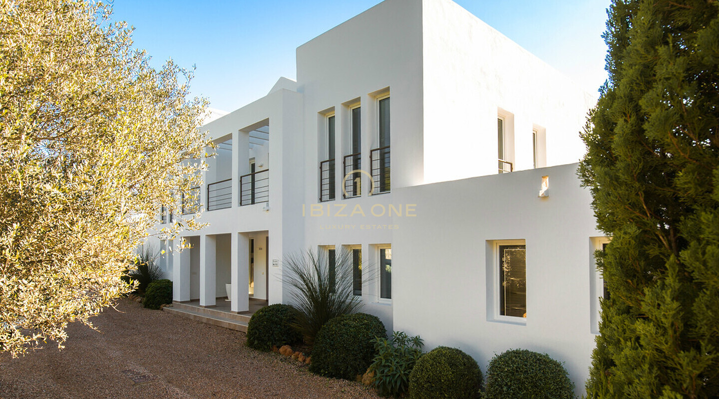 Luxury sea view villa in the Cala Jondal for rent, Ibiza