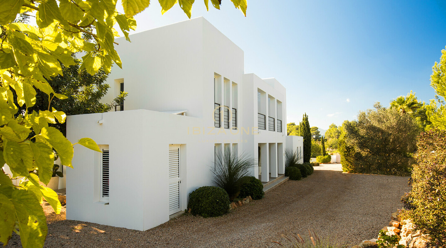 Villa de lujo con vistas al mar en Cala Jondal en alquiler, Ibiza