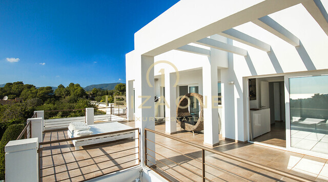 Villa de lujo con vistas al mar en Cala Jondal en alquiler, Ibiza