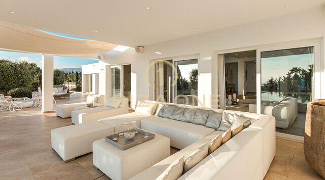 Luxuriöse Villa mit Meerblick in der Cala Jondal zu vermieten, Ibiza