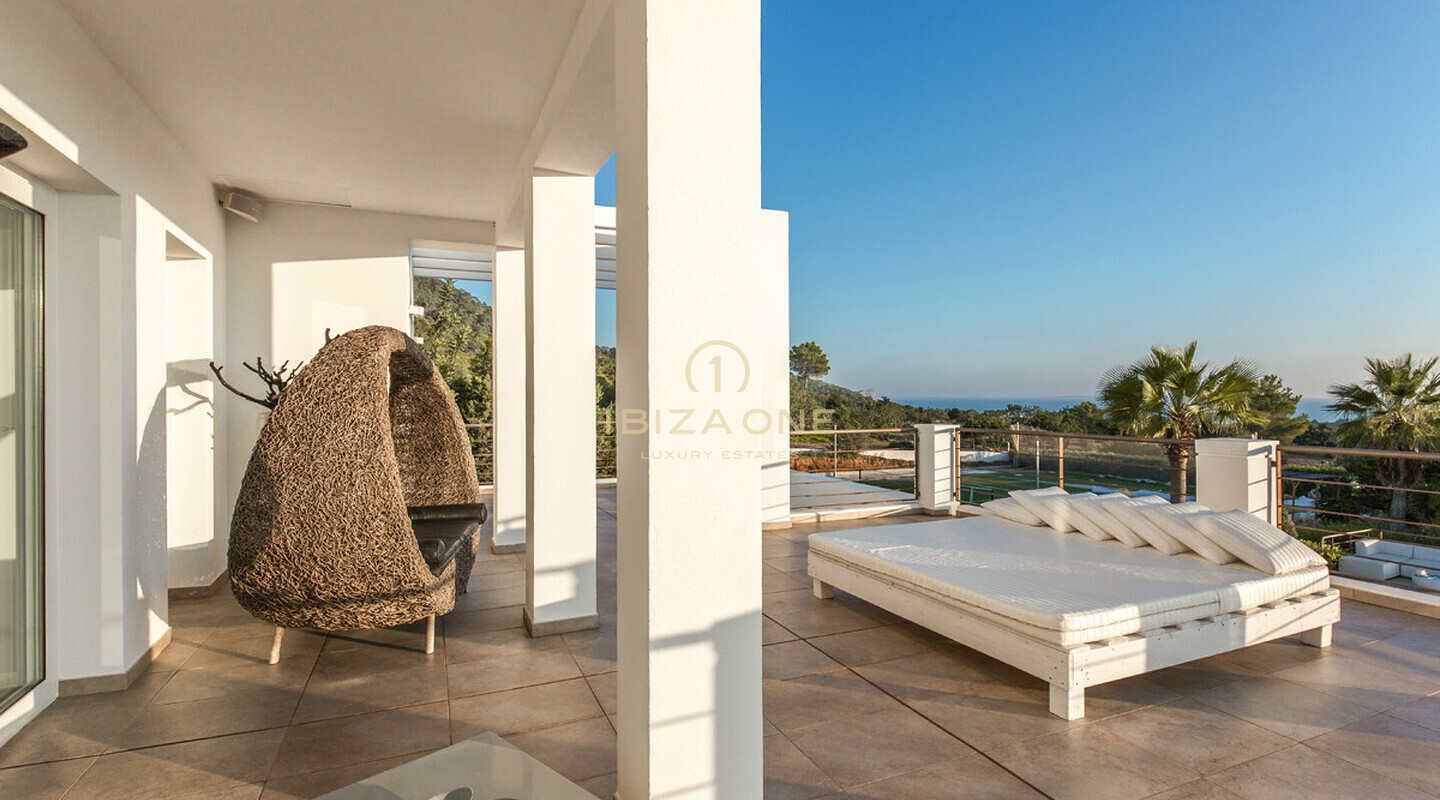 Villa di lusso con vista mare in affitto a Cala Jondal, Ibiza