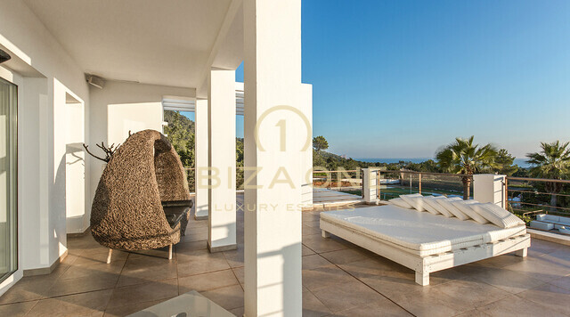 Villa di lusso con vista mare in affitto a Cala Jondal, Ibiza