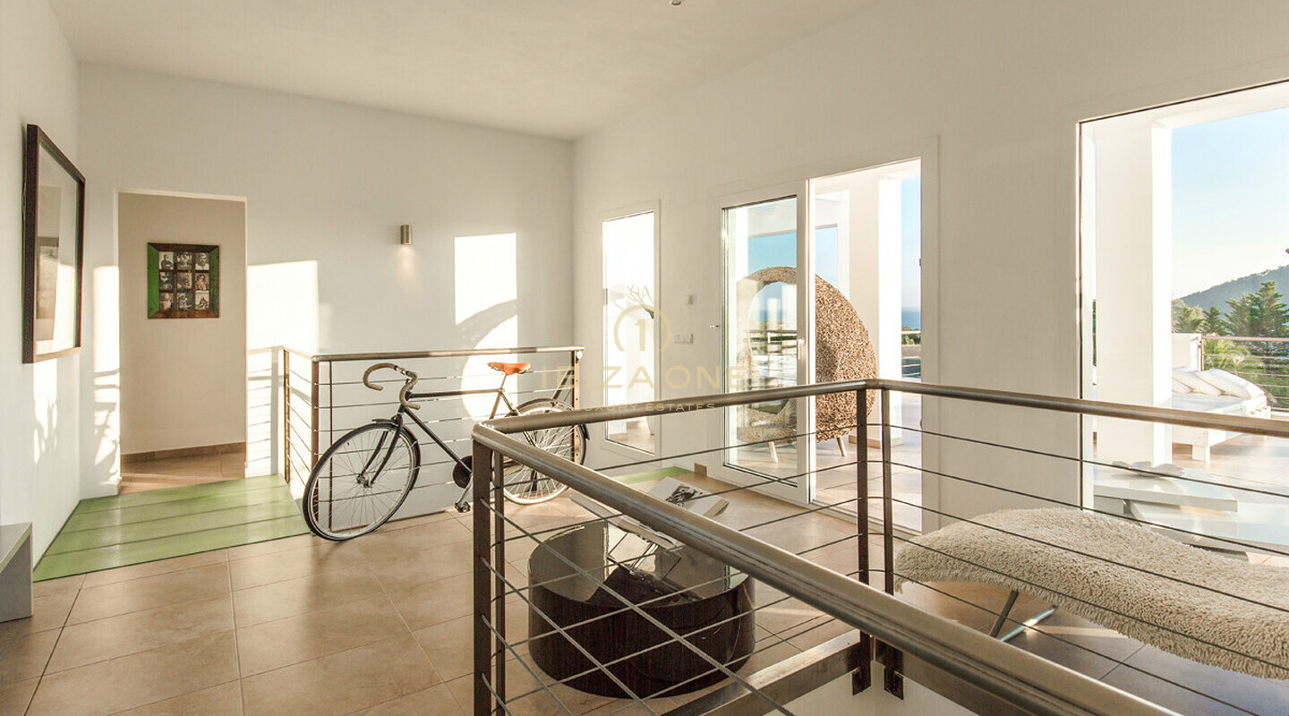 Villa de lujo con vistas al mar en Cala Jondal en alquiler, Ibiza