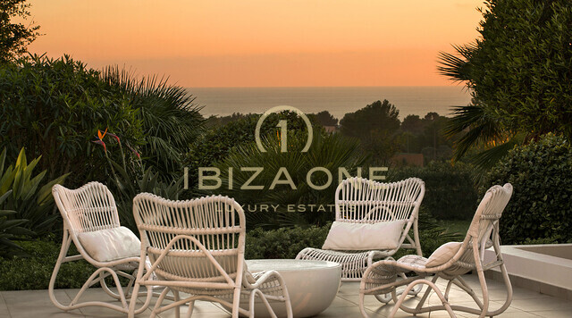 Villa de lujo con vistas al mar en Cala Jondal en alquiler, Ibiza