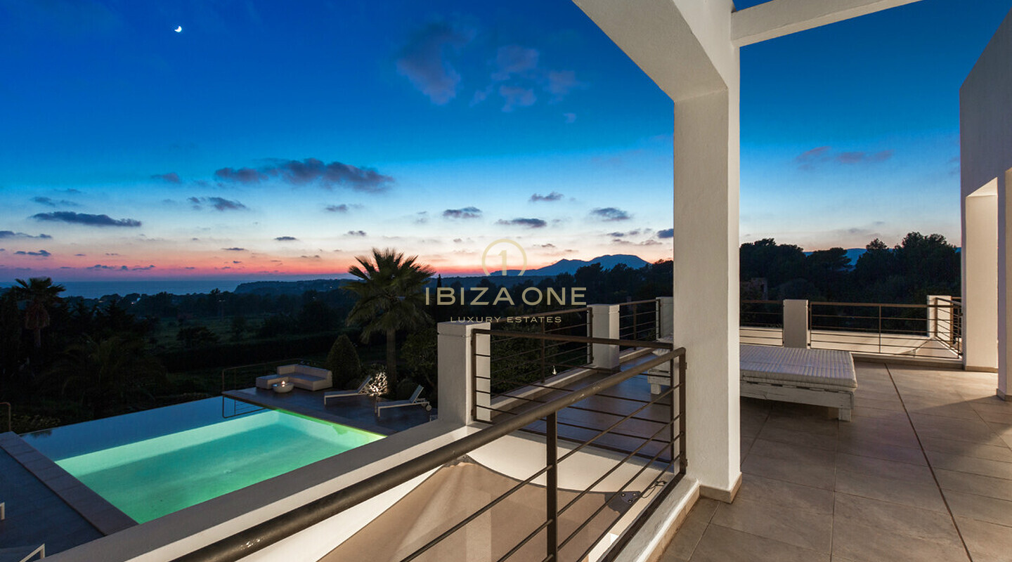 Villa de luxe avec vue sur la mer à louer à Cala Jondal, Ibiza