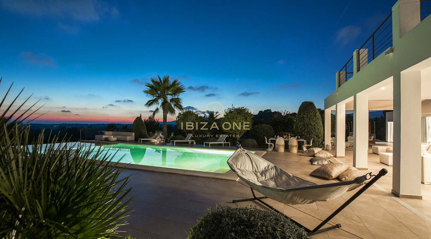 Villa de luxe avec vue sur la mer à louer à Cala Jondal, Ibiza