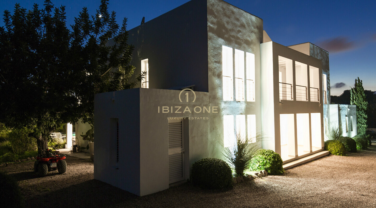 Luxe villa met zeezicht in Cala Jondal te huur, Ibiza