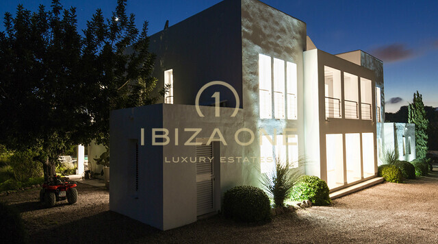 Villa de luxe avec vue sur la mer à louer à Cala Jondal, Ibiza