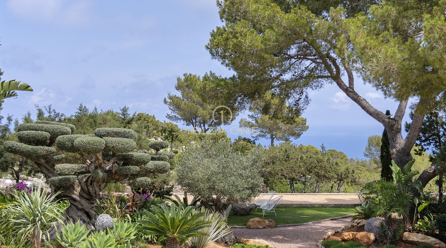 Eleganza pura: la villa di lusso più esclusiva di Ibiza in cima alla collina con vista panoramica sul mare e serenate al tramonto in affitto, Ibiza