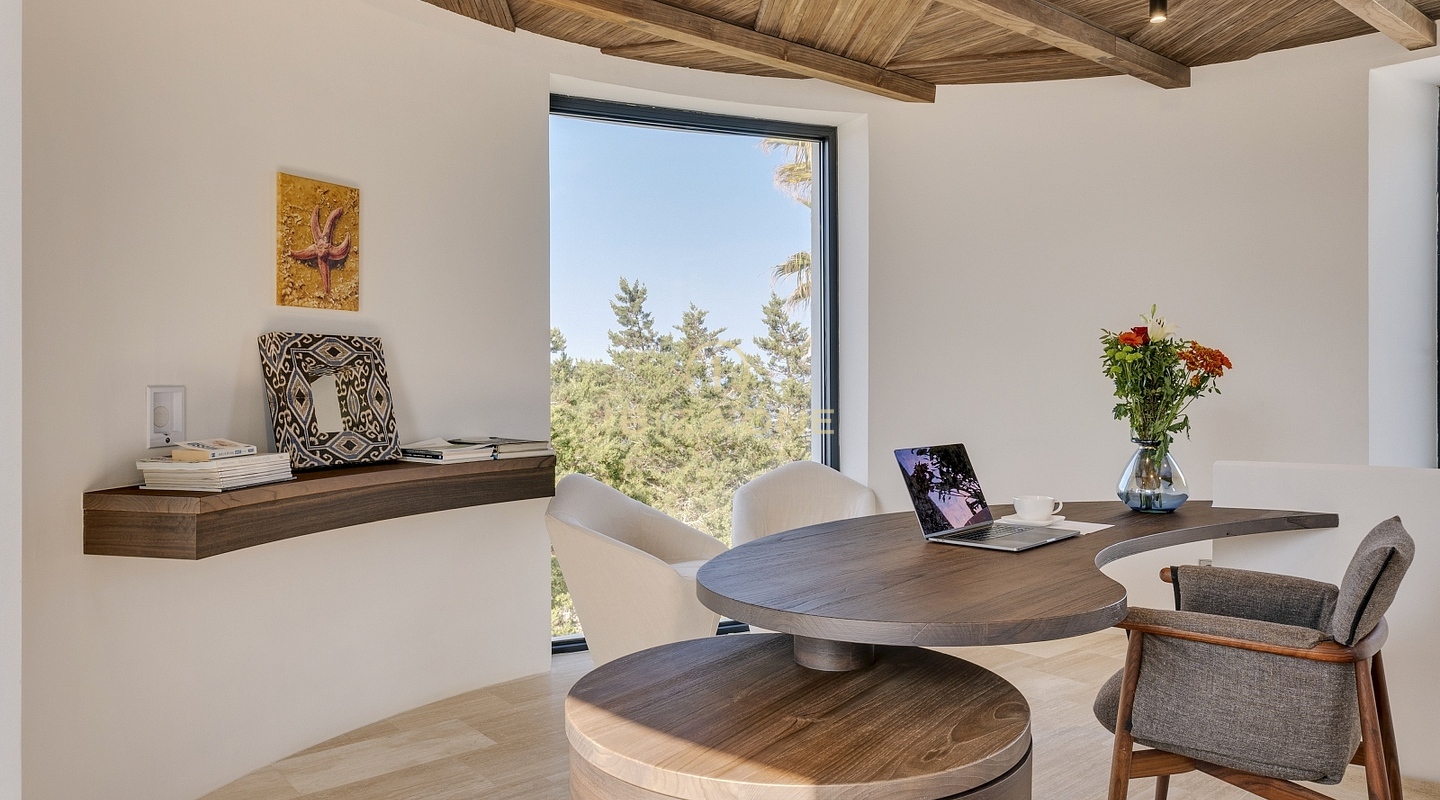 Eleganza pura: la villa di lusso più esclusiva di Ibiza in cima alla collina con vista panoramica sul mare e serenate al tramonto in affitto, Ibiza