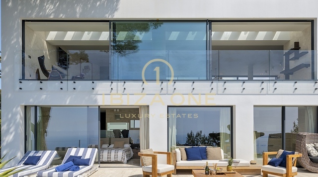Eleganza pura: la villa di lusso più esclusiva di Ibiza in cima alla collina con vista panoramica sul mare e serenate al tramonto in affitto, Ibiza