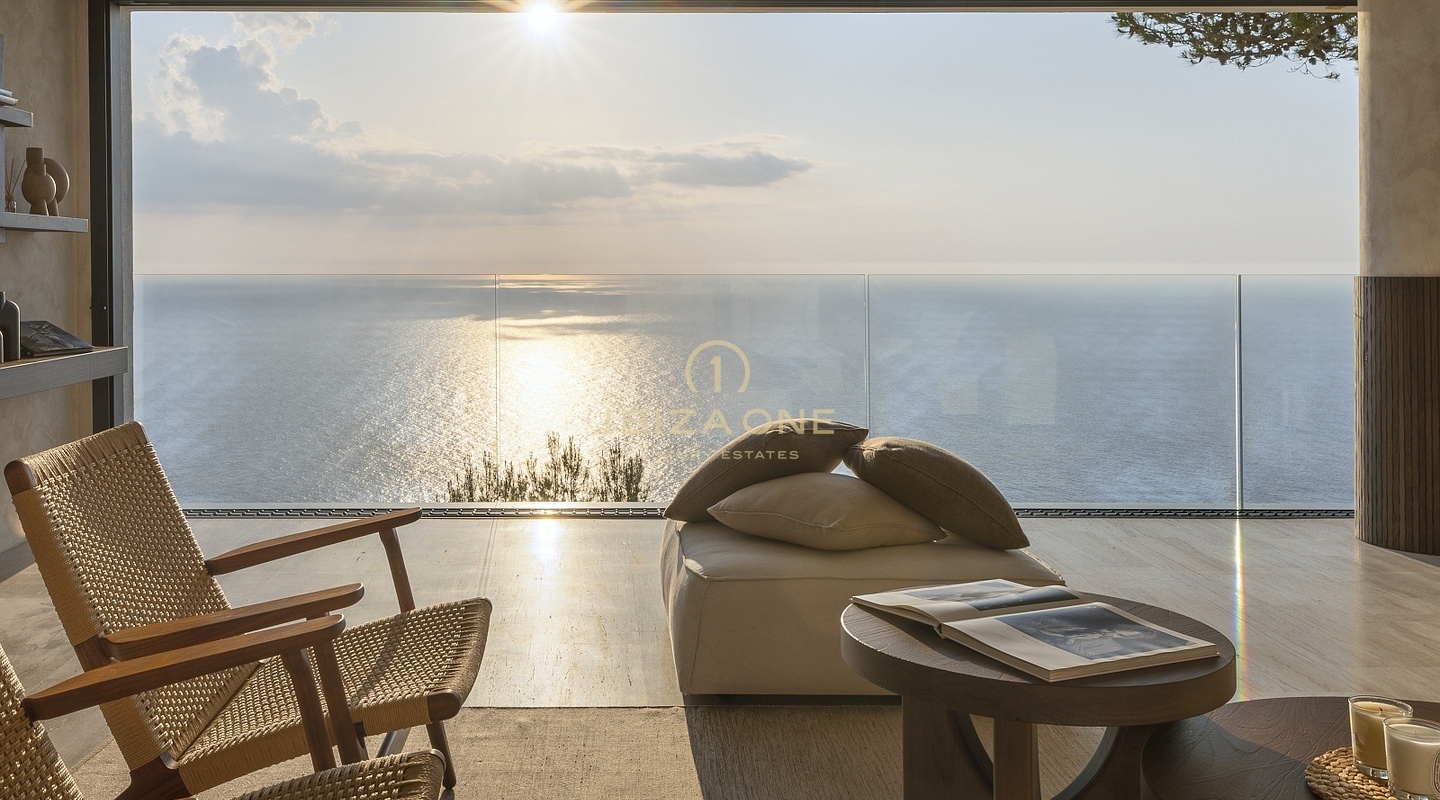 Eleganza pura: la villa di lusso più esclusiva di Ibiza in cima alla collina con vista panoramica sul mare e serenate al tramonto in affitto, Ibiza