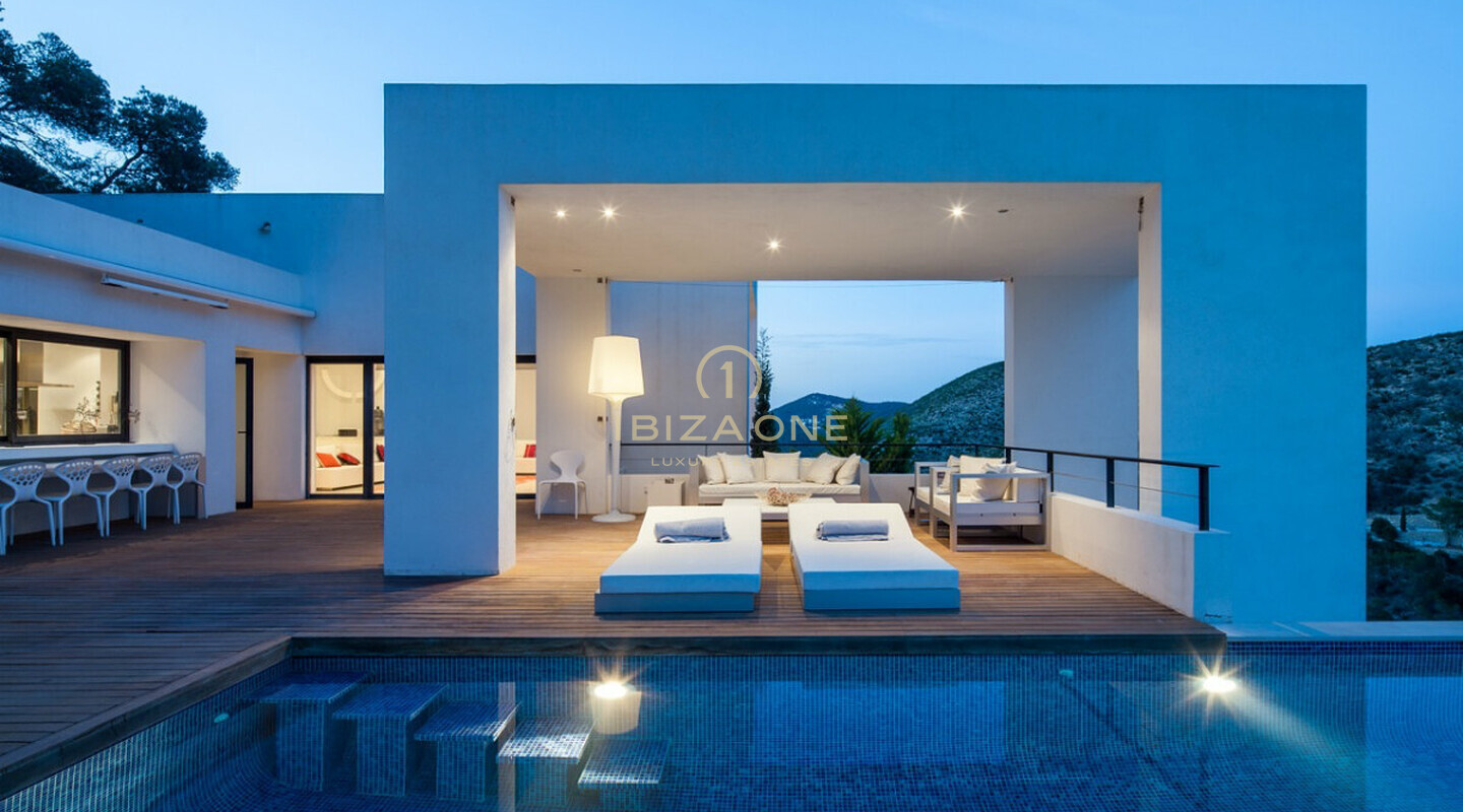 Moderne Luxusvilla mit Meerblick in bewachter Urbanisation zu verkaufen, Ibiza - Moderne Villa mit Meerblick in bewachter Urbanisation zu vermieten, Ibiza