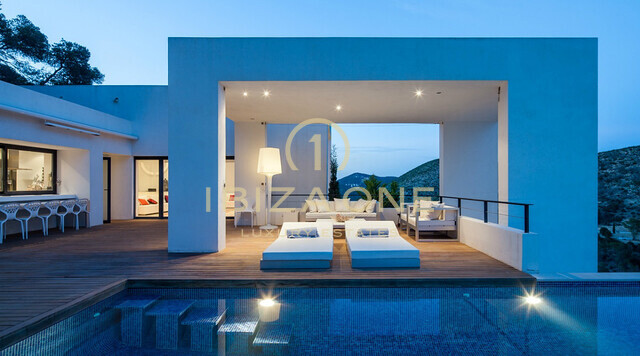 Villa moderna y de lujo con vistas al mar en urbanización vigilada en venta, Ibiza - Villa moderna con vistas al mar en urbanización vigilada en alquiler, Ibiza