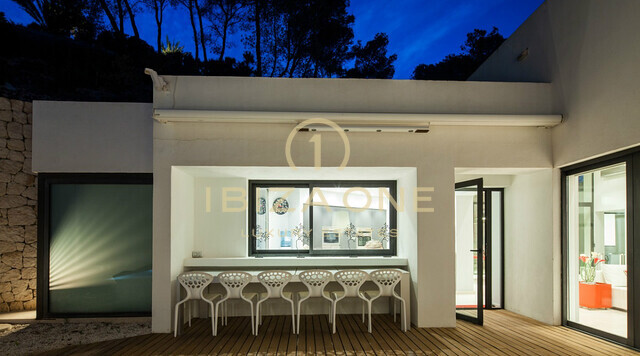 Moderne Luxusvilla mit Meerblick in bewachter Urbanisation zu verkaufen, Ibiza - Moderne Villa mit Meerblick in bewachter Urbanisation zu vermieten, Ibiza