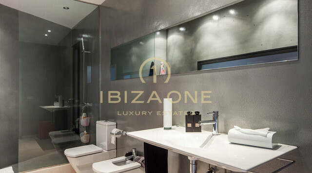 Moderne en luxe villa met zeezicht in bewaakte urbanisatie te koop, Ibiza - Moderne villa met zeezicht in bewaakte urbanisatie te huur, Ibiza