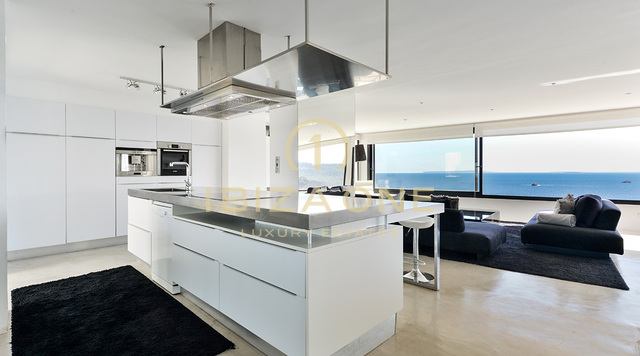 Moderne Luxusvilla mit zwei unabhängigen Gästehäusern zu verkaufen, Ibiza - Moderne Luxusvilla mit zwei unabhängigen Gästehäusern zu vermieten, Ibiza