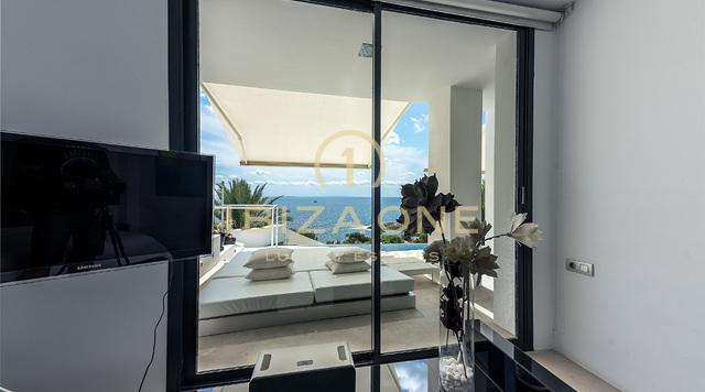 Moderna villa de lujo con dos casas de huéspedes independientes en venta, Ibiza - Moderna villa de lujo con dos casas de huéspedes independientes en alquiler, Ibiza