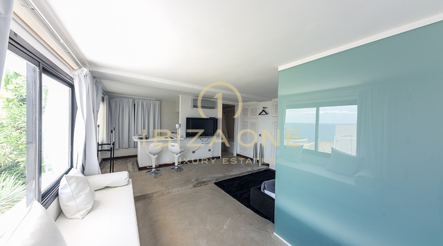 Moderna villa de lujo con dos casas de huéspedes independientes en venta, Ibiza - Moderna villa de lujo con dos casas de huéspedes independientes en alquiler, Ibiza