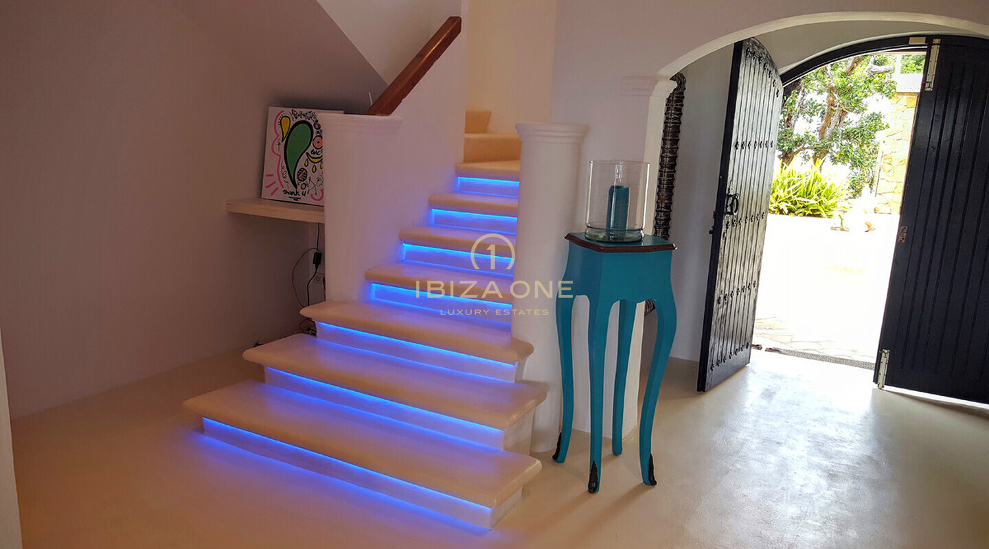 Luxe woning aan zee dichtbij Ibiza te koop, Ibiza
