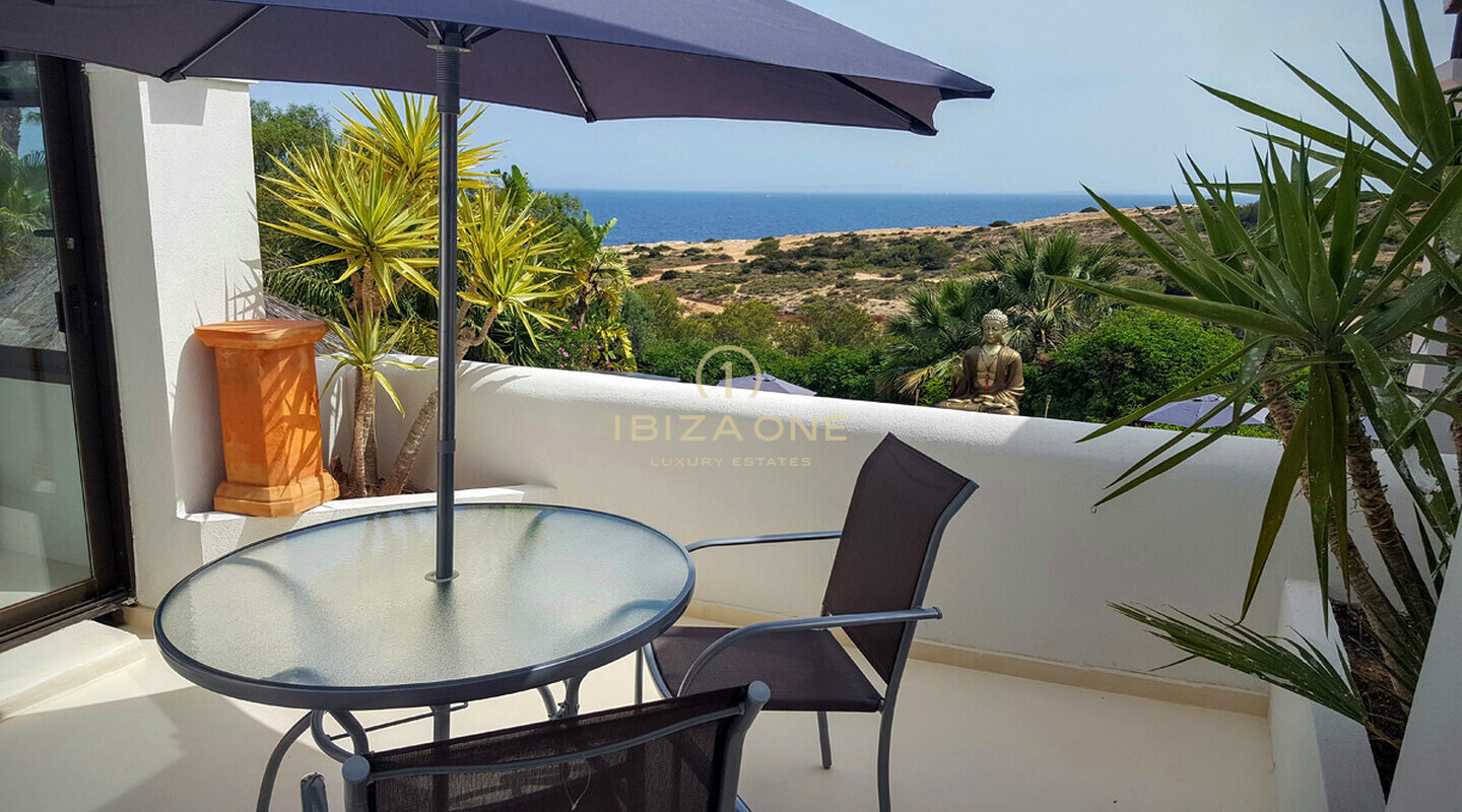 Propiedad de lujo en primera línea de mar cerca de Ibiza en venta, Ibiza