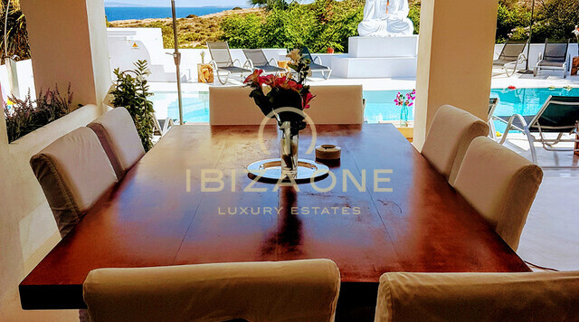 Luxe woning aan zee dichtbij Ibiza te koop, Ibiza