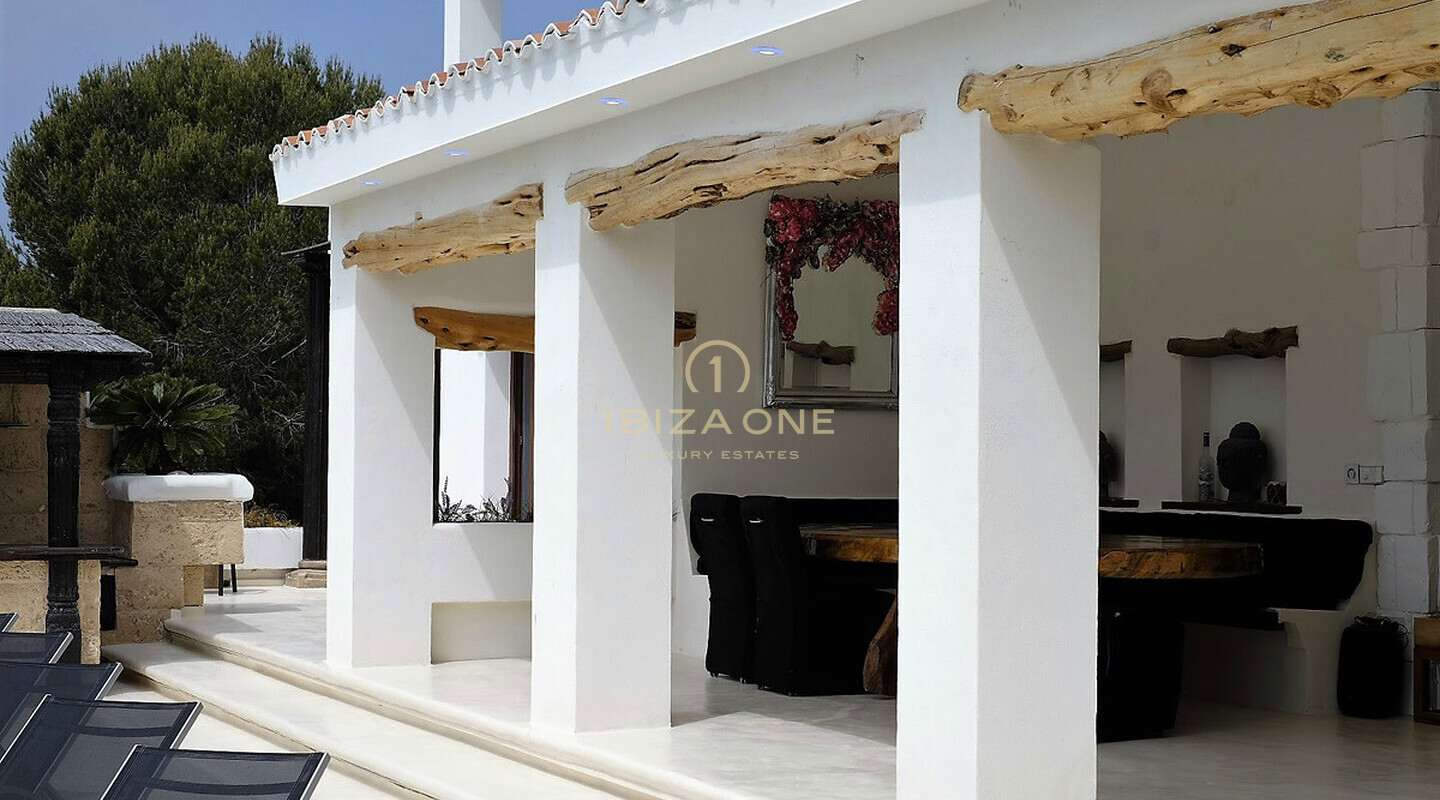 Proprietà di lusso in prima linea sul mare vicino a Ibiza in vendita, Ibiza