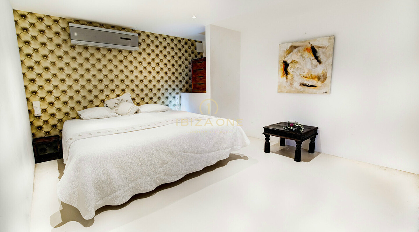 Proprietà di lusso in prima linea sul mare vicino a Ibiza in vendita, Ibiza