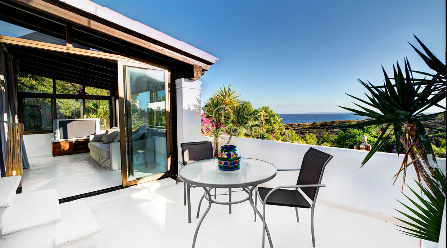 Luxe woning aan zee dichtbij Ibiza te koop, Ibiza