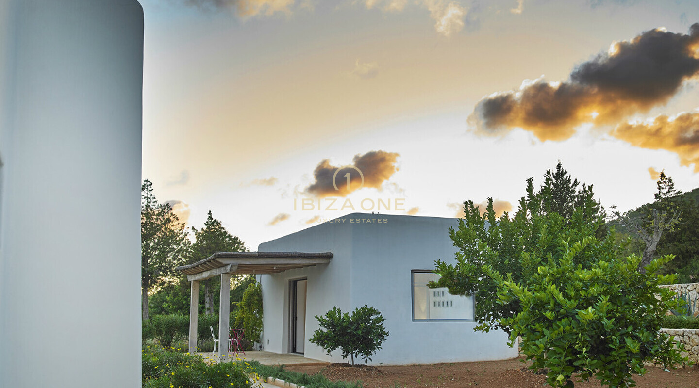 Schöne Blakstad-Finca mit separatem Gästehaus in der Nähe von San Carlos zu verkaufen, Ibiza - Schöne Blakstad-Finca mit separatem Gästehaus in der Nähe von San Carlos zu vermieten, Ibiza