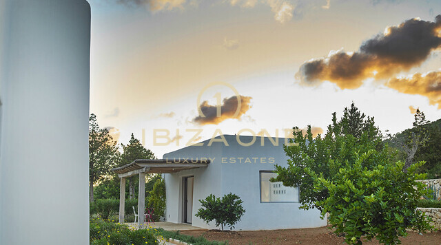 Belle finca de Blakstad avec maison d'hôtes séparée près de San Carlos à vendre, Ibiza - Belle finca de Blakstad avec maison d'hôtes séparée près de San Carlos à louer, Ibiza