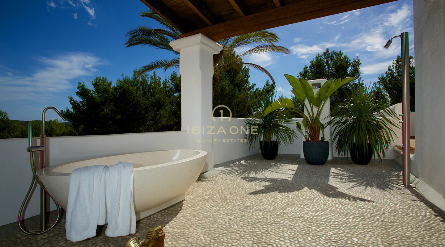 Lussuosa Finca Blakstad con vista mare in vendita, Ibiza - Lussuosa Finca Blakstad con vista mare in affitto, Ibiza