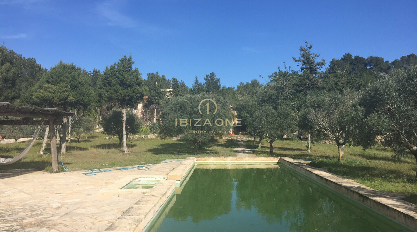 Luxe en authentieke, originele finca met hoofdhuis en twee gastenverblijven nabij Ibiza te koop, Ibiza - Luxe en authentieke, originele finca met hoofdhuis en twee gastenverblijven nabij Ibiza te huur, Ibiza