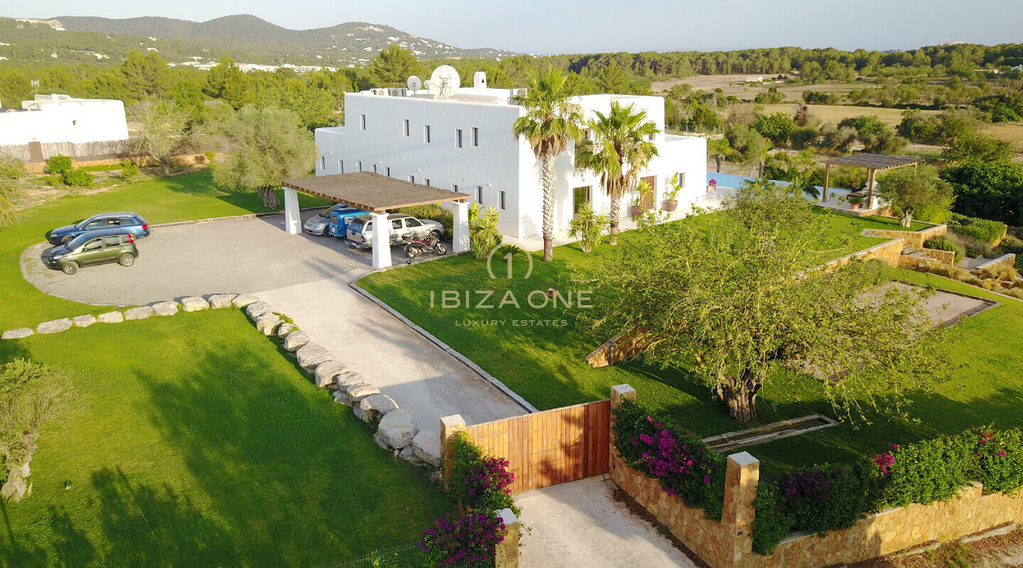 Nieuwe luxe finca op Ibiza in Blakstad-stijl met groot perceel - vlakbij Ibiza en Sta. Gertrudis te koop, Ibiza - Nieuwe luxe finca op Ibiza in Blakstad-stijl met groot perceel - vlakbij Ibiza en Sta. Gertrudis te huur, Ibiza