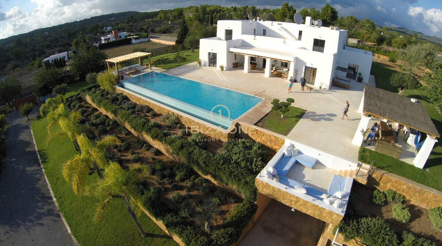 Nieuwe luxe finca op Ibiza in Blakstad-stijl met groot perceel - vlakbij Ibiza en Sta. Gertrudis te koop, Ibiza - Nieuwe luxe finca op Ibiza in Blakstad-stijl met groot perceel - vlakbij Ibiza en Sta. Gertrudis te huur, Ibiza