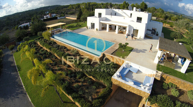 Nueva finca de lujo en Ibiza, estilo Blakstad, con amplia parcela, muy cerca de Ibiza y Sta. Gertrudis, en venta, Ibiza. Nueva finca de lujo en Ibiza, estilo Blakstad, con amplia parcela, muy cerca de Ibiza y Sta. Gertrudis, en alquiler, Ibiza.