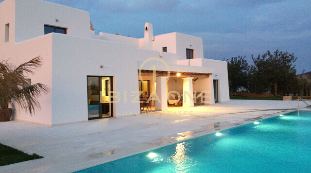 Nieuwe luxe finca op Ibiza in Blakstad-stijl met groot perceel - vlakbij Ibiza en Sta. Gertrudis te koop, Ibiza - Nieuwe luxe finca op Ibiza in Blakstad-stijl met groot perceel - vlakbij Ibiza en Sta. Gertrudis te huur, Ibiza