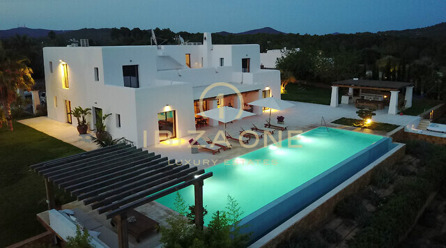 Nueva finca de lujo en Ibiza, estilo Blakstad, con amplia parcela, muy cerca de Ibiza y Sta. Gertrudis, en venta, Ibiza. Nueva finca de lujo en Ibiza, estilo Blakstad, con amplia parcela, muy cerca de Ibiza y Sta. Gertrudis, en alquiler, Ibiza.