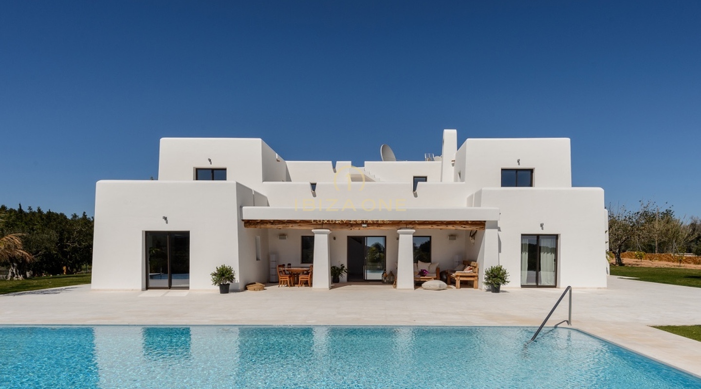 Nueva finca de lujo en Ibiza, estilo Blakstad, con amplia parcela, muy cerca de Ibiza y Sta. Gertrudis, en venta, Ibiza. Nueva finca de lujo en Ibiza, estilo Blakstad, con amplia parcela, muy cerca de Ibiza y Sta. Gertrudis, en alquiler, Ibiza.