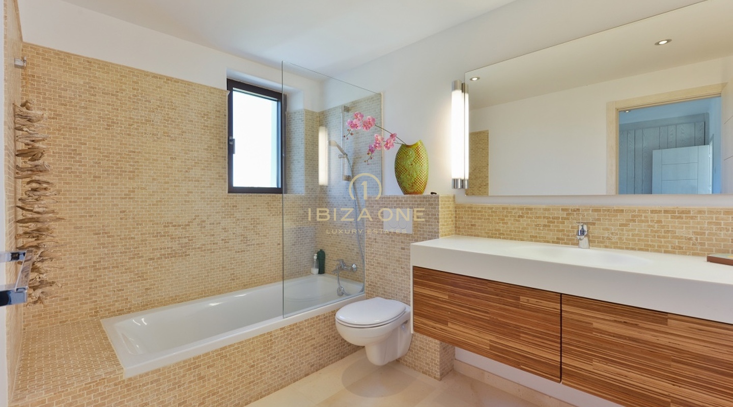 Nieuwe luxe finca op Ibiza in Blakstad-stijl met groot perceel - vlakbij Ibiza en Sta. Gertrudis te koop, Ibiza - Nieuwe luxe finca op Ibiza in Blakstad-stijl met groot perceel - vlakbij Ibiza en Sta. Gertrudis te huur, Ibiza