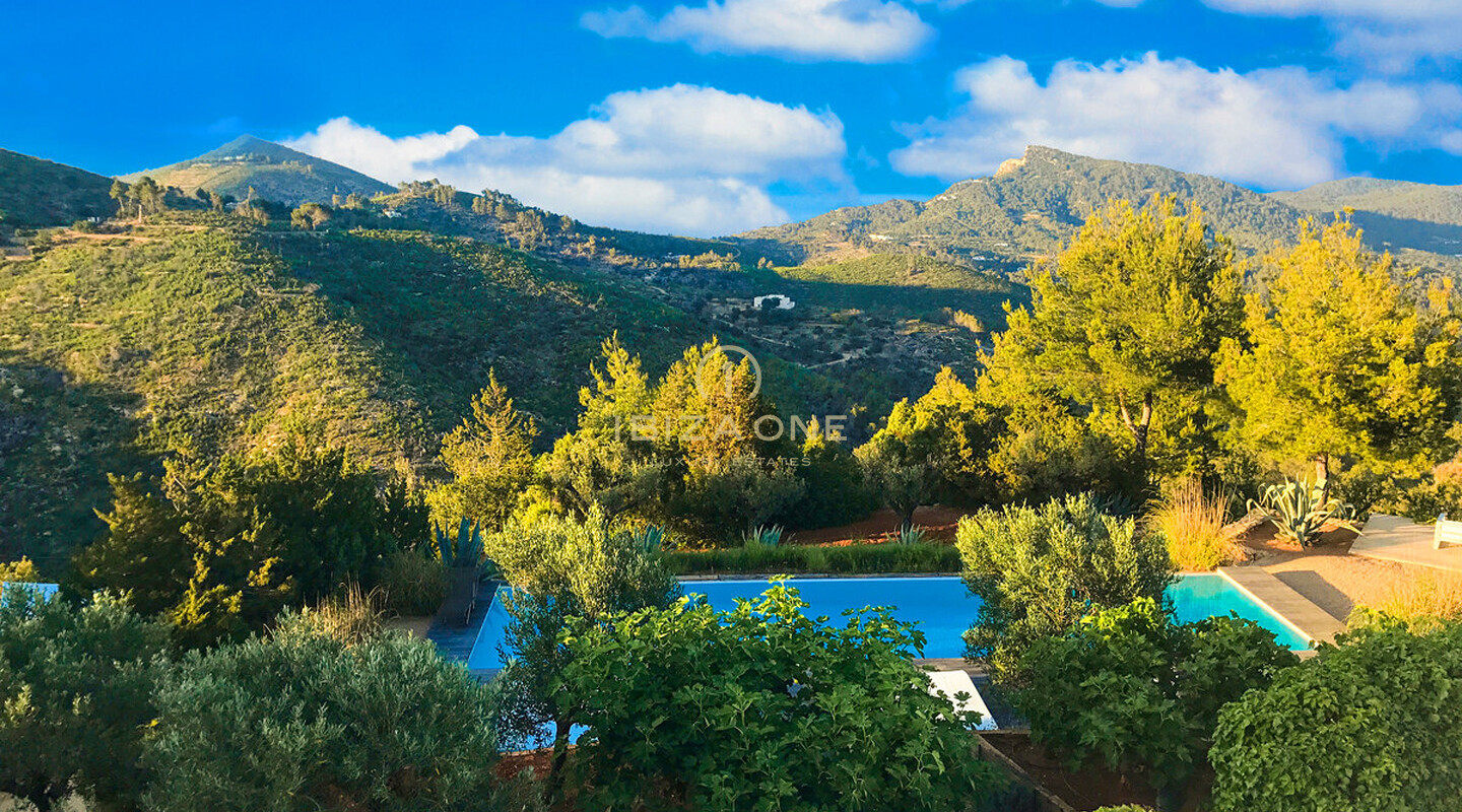 Luxe en originele Blakstad Finca in het noorden van Ibiza met uitzicht op zee en land te koop, Ibiza - Luxe en originele Blakstad Finca in het noorden van Ibiza met uitzicht op zee en land te huur, Ibiza