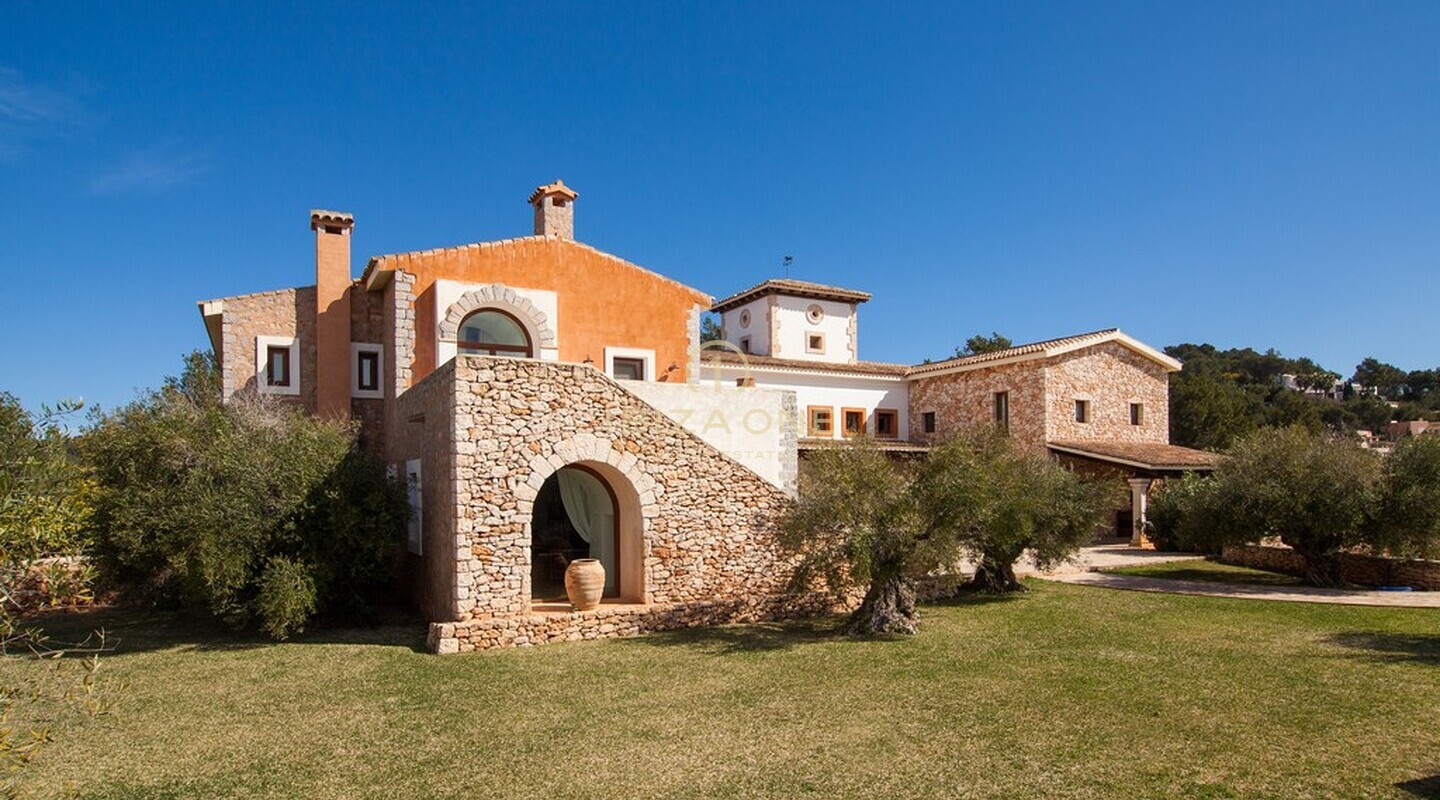 Luxury villa in Ibiza close to the luxury harbors and D'alta Vila for rent, Ibiza - Luxury villa in Ibiza close to the luxury harbors and D'alta Vila for sale, Ibiza