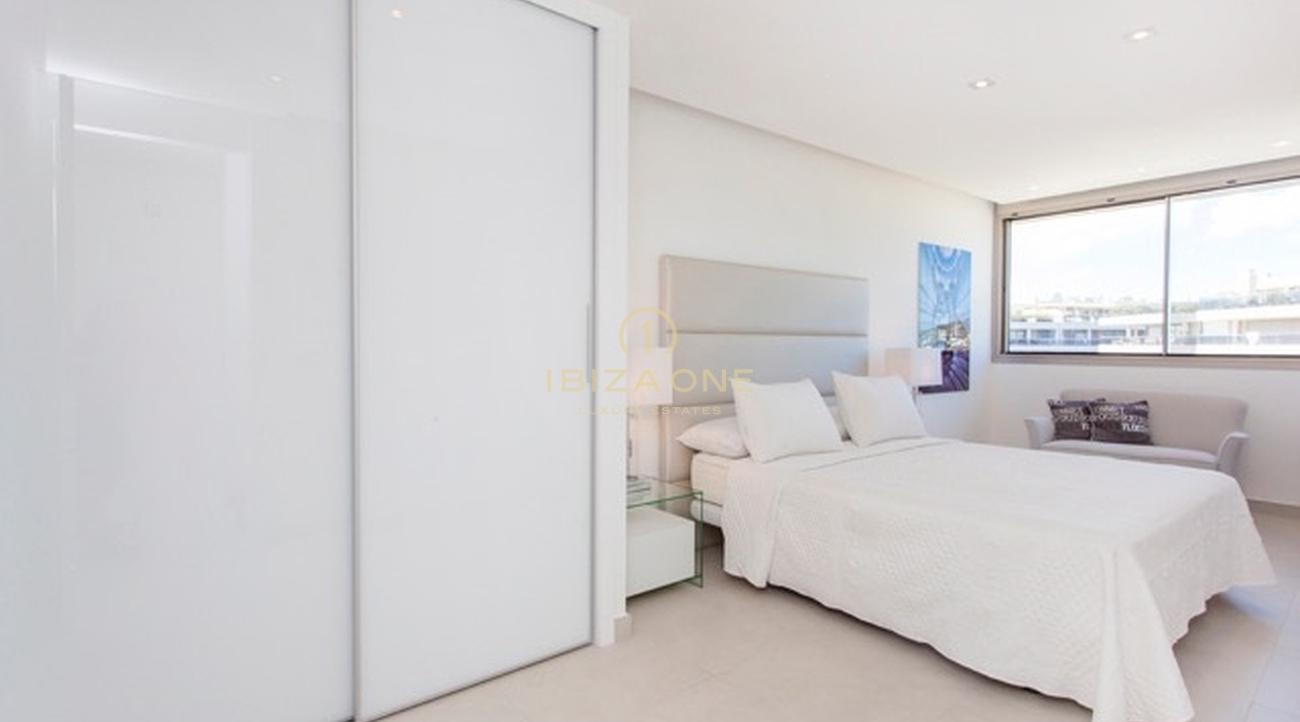 Spectaculaire appartement design de luxe à Marina Botafoch avec vue sur la ville d'Ibiza, la mer et Formentera à vendre, Ibiza - Spectaculaire appartement design de luxe à Marina Botafoch avec vue sur la ville d'Ibiza, la mer et Formentera à louer, Ibiza