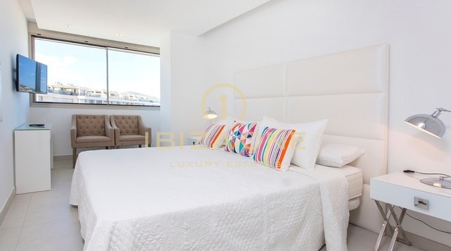 Spectaculaire appartement design de luxe à Marina Botafoch avec vue sur la ville d'Ibiza, la mer et Formentera à vendre, Ibiza - Spectaculaire appartement design de luxe à Marina Botafoch avec vue sur la ville d'Ibiza, la mer et Formentera à louer, Ibiza